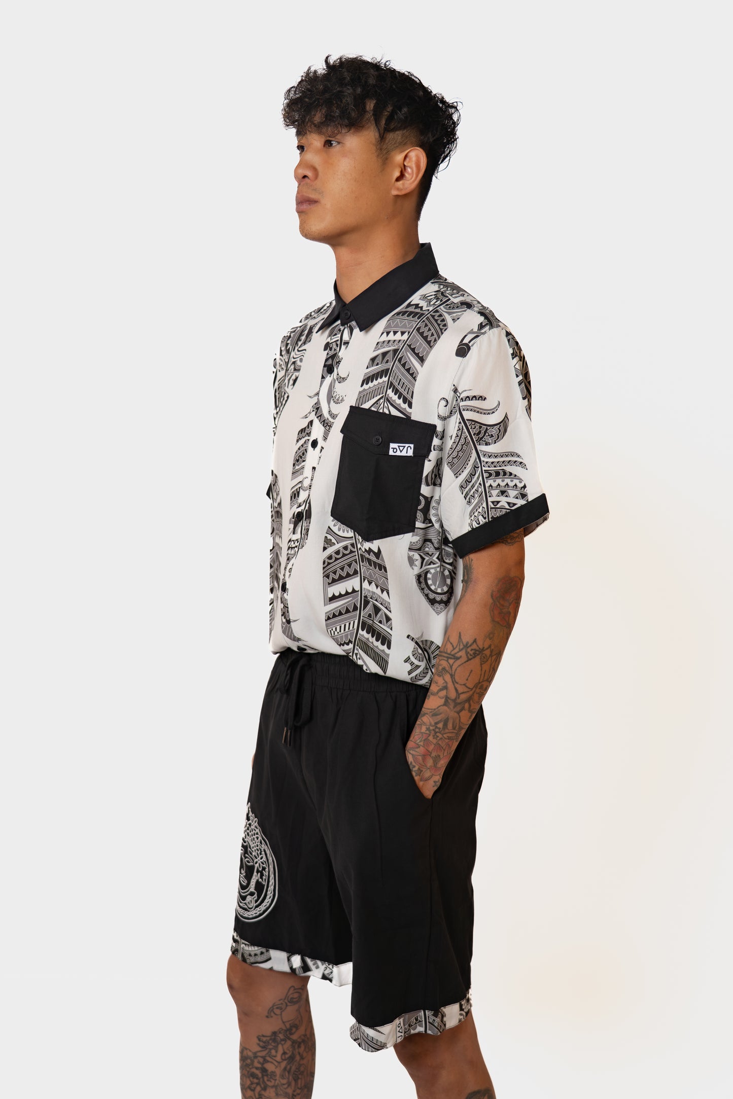 Matoaka Head White Feather Shorts